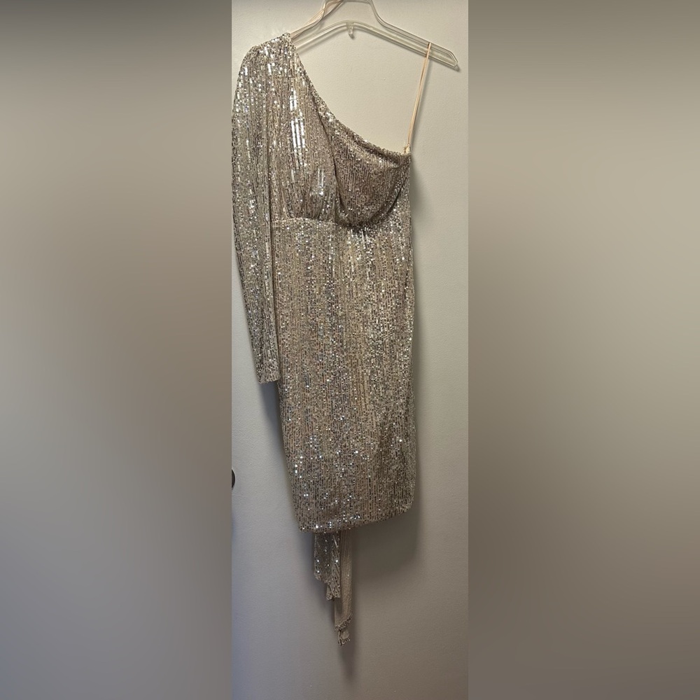Sequin One Shoulder Mini Cocktail Dress Silver Gold Luxxel Platinum Shine NWT